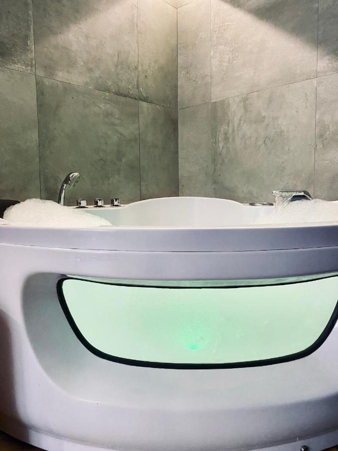 Apartment Premium Jacuzzi For Couples, Old Town Cracóvia Exterior foto