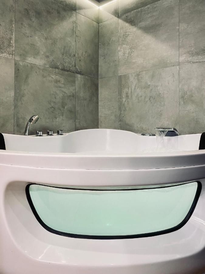 Apartment Premium Jacuzzi For Couples, Old Town Cracóvia Exterior foto