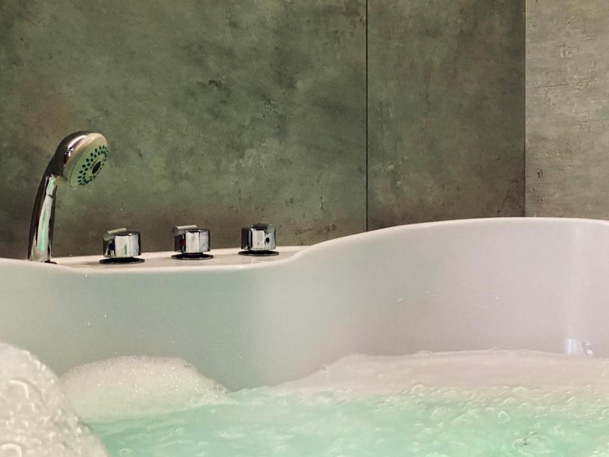Apartment Premium Jacuzzi For Couples, Old Town Cracóvia Exterior foto
