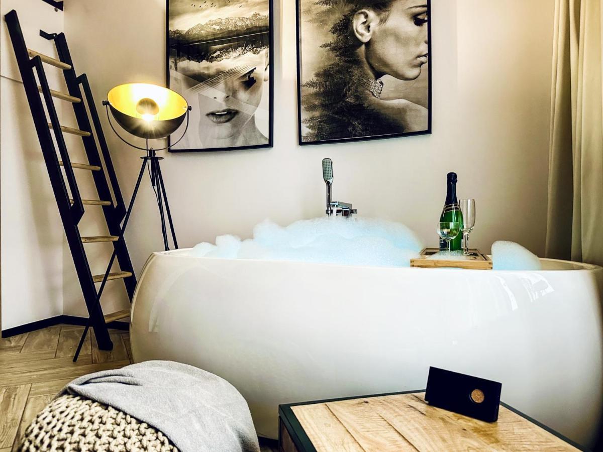 Apartment Premium Jacuzzi For Couples, Old Town Cracóvia Exterior foto