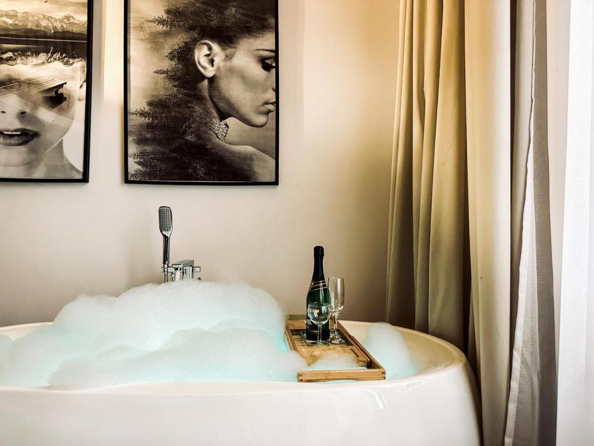 Apartment Premium Jacuzzi For Couples, Old Town Cracóvia Exterior foto