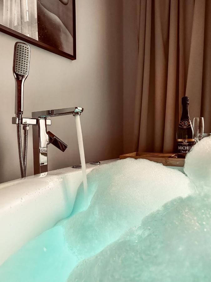 Apartment Premium Jacuzzi For Couples, Old Town Cracóvia Exterior foto