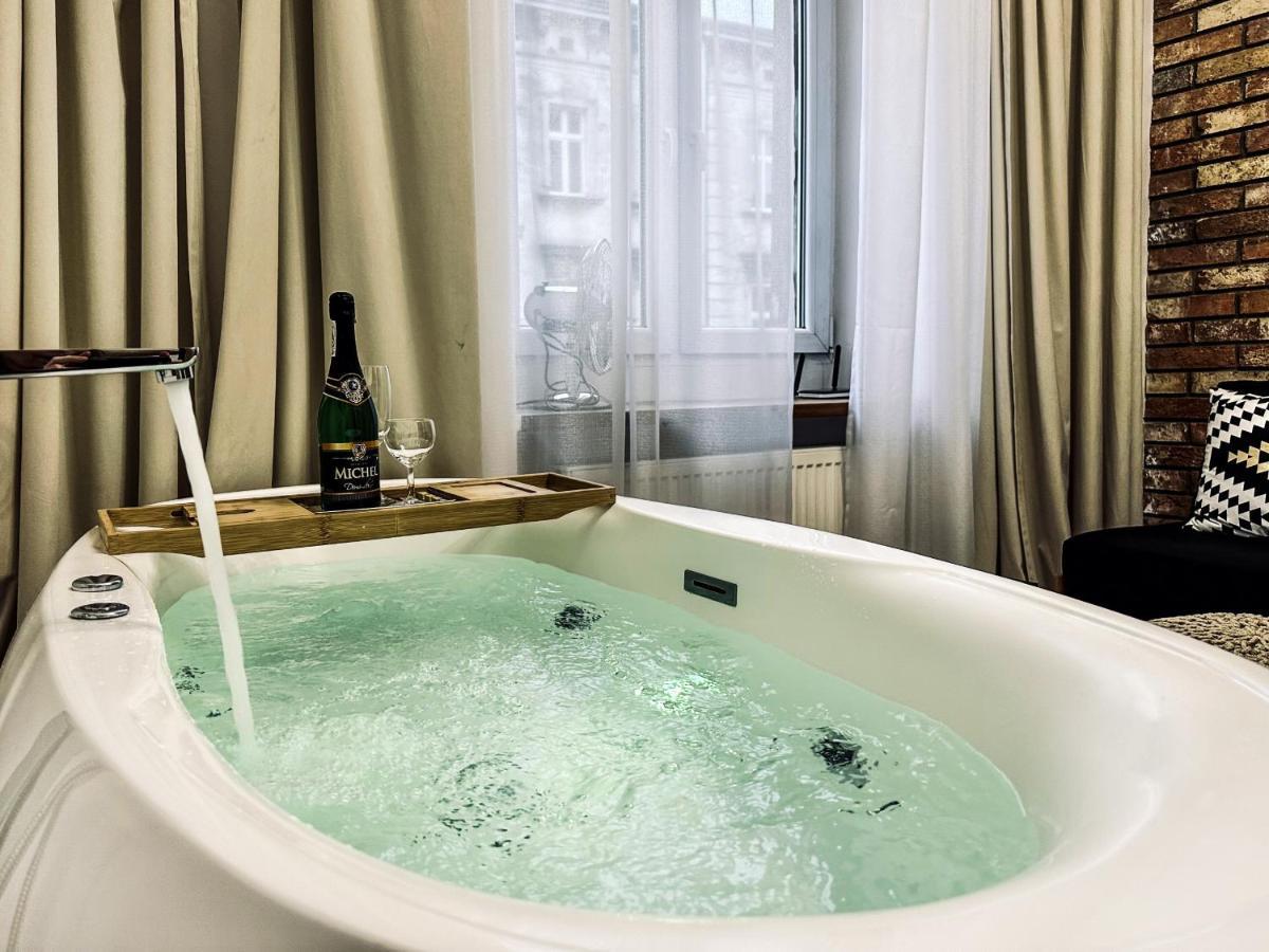 Apartment Premium Jacuzzi For Couples, Old Town Cracóvia Exterior foto
